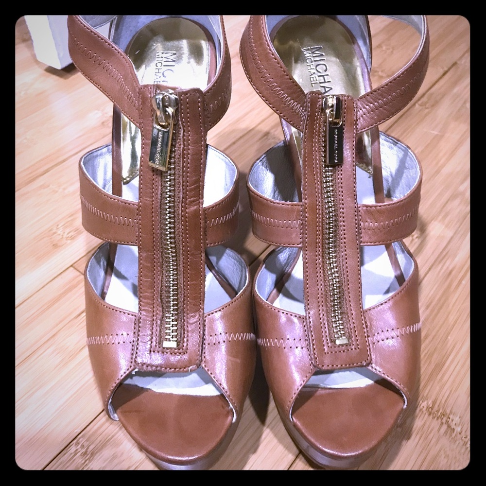 Michael Kors Berkeley T-Strap 9.5